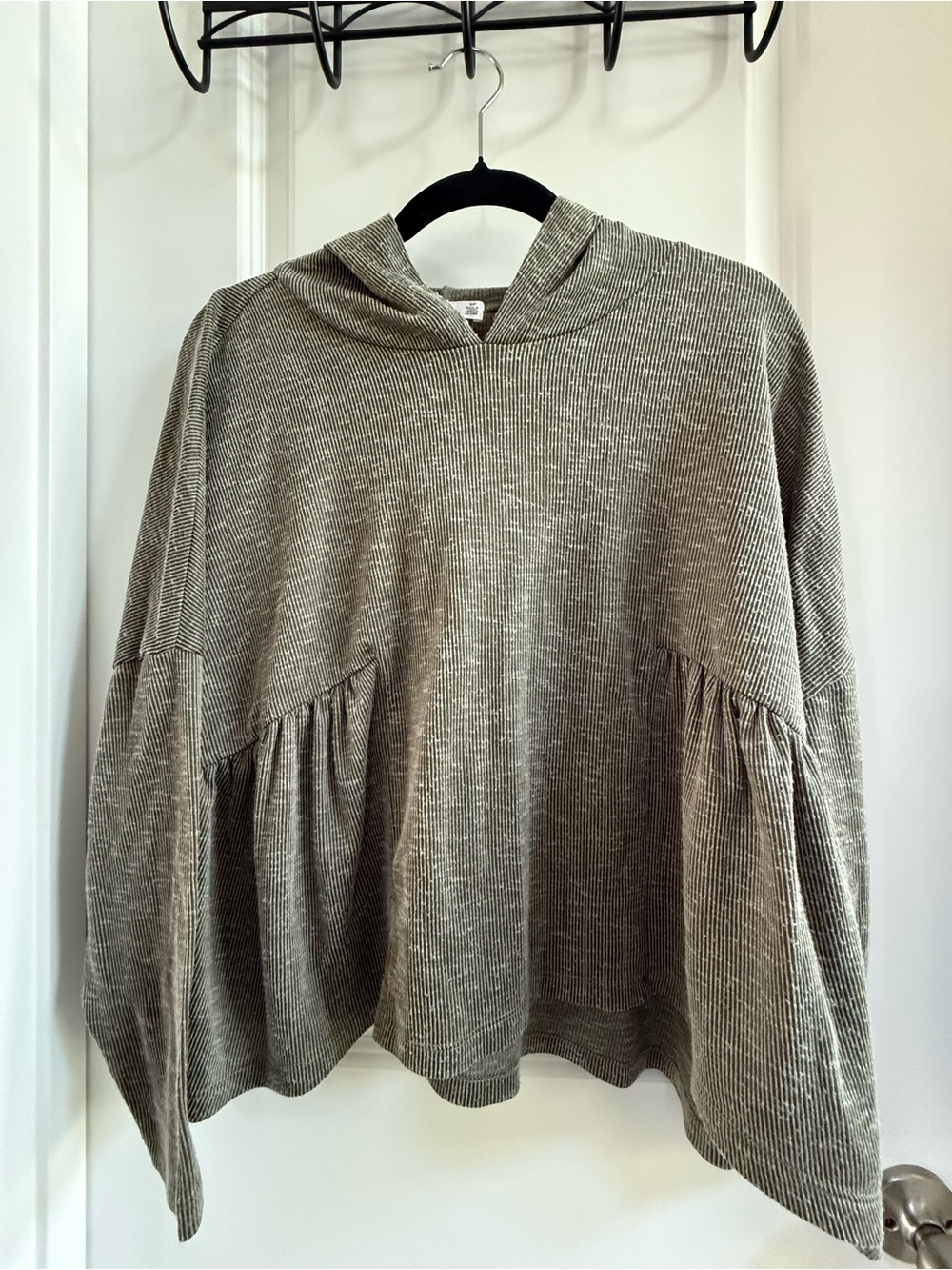 89th & Madison Ribbed Peplum Hoodie•Size Small - Picture 2 of 5